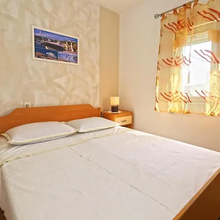 Apartments By The Sea Cove Zarace - Dubovica, Hvar - 8778 Apartment Zarace
