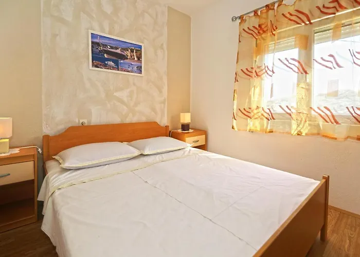 By The Sea Cove Zarace, Hvar - 8778 דירה Zarače